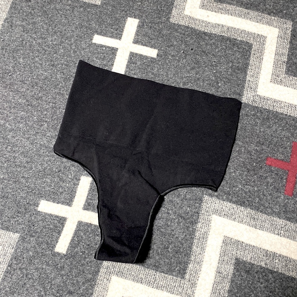 SKIMS Core Control Thong
